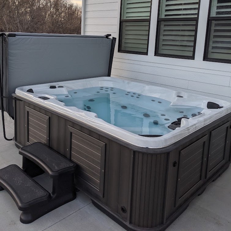 Ryan Kunz's Arctic Spa Summit XL hot tub